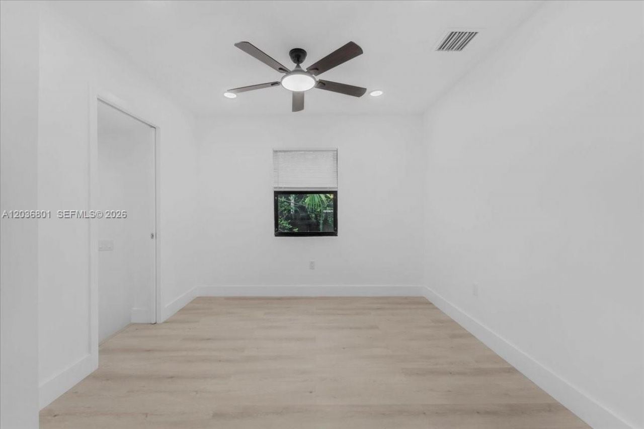 5220 SW 6th St , Miami, FL 33134 Photo