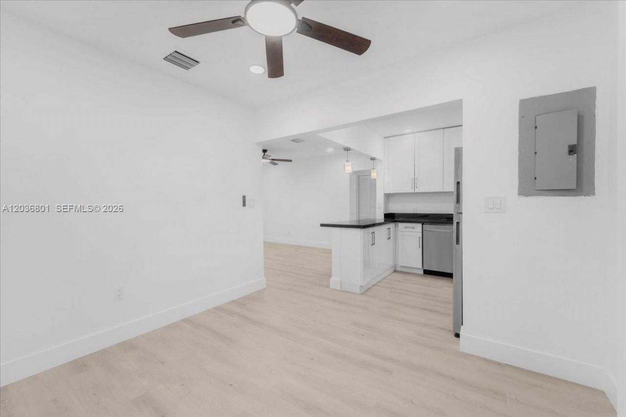 5220 SW 6th St , Miami, FL 33134 Photo