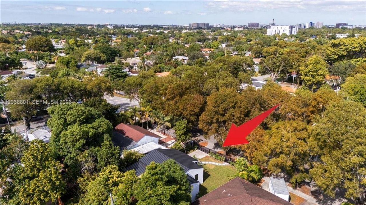 5220 SW 6th St , Miami, FL 33134 Photo