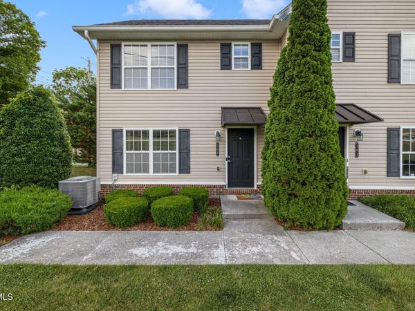 2121 South Greenwood Drive, Unit Apt 100, Johnson City, TN 37604