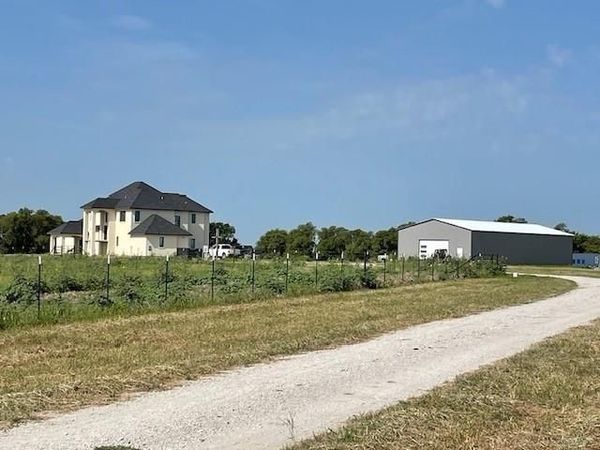 1405 County Road 247 , Valley View, TX 76272