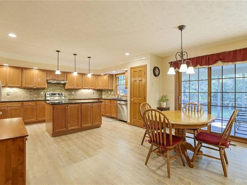 304 Chinkapin Circle, Englewood, OH 45315 Photo 11