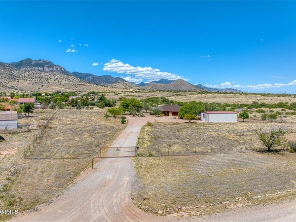 4757 E DEAD COYOTE Lane, Hereford, AZ 85615