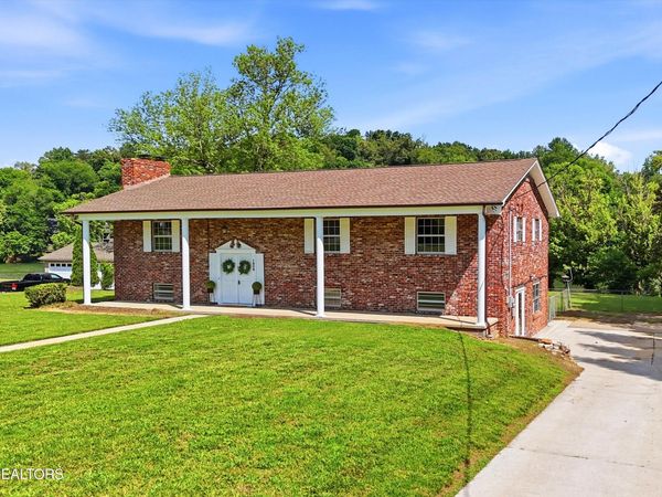 1809 River Shores Drive, Knoxville, TN 37914