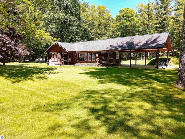8646 Deadstream Road, Honor, MI 49640