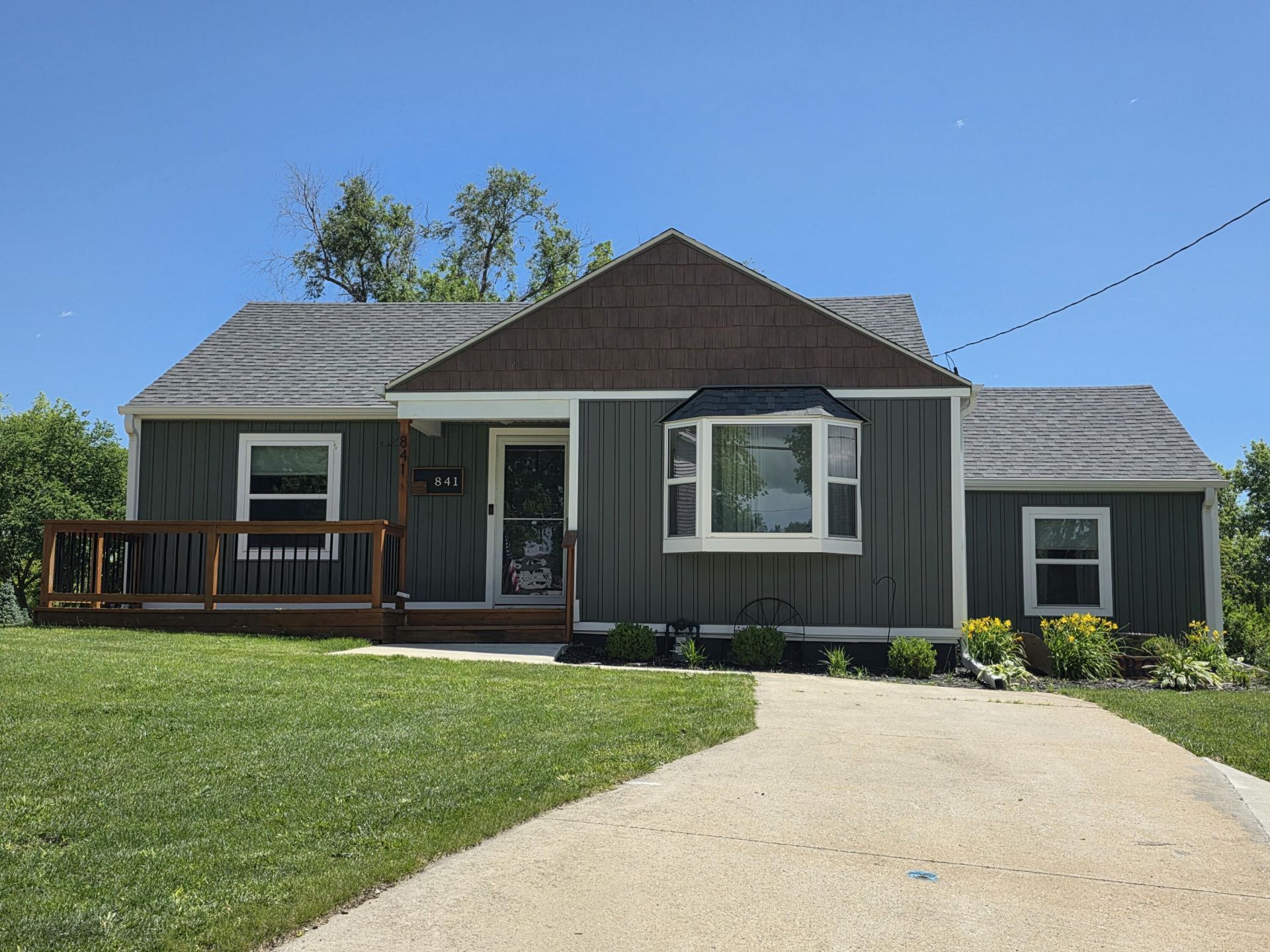 841 Palmer Street, Oakland, IA 51560 Main Photo