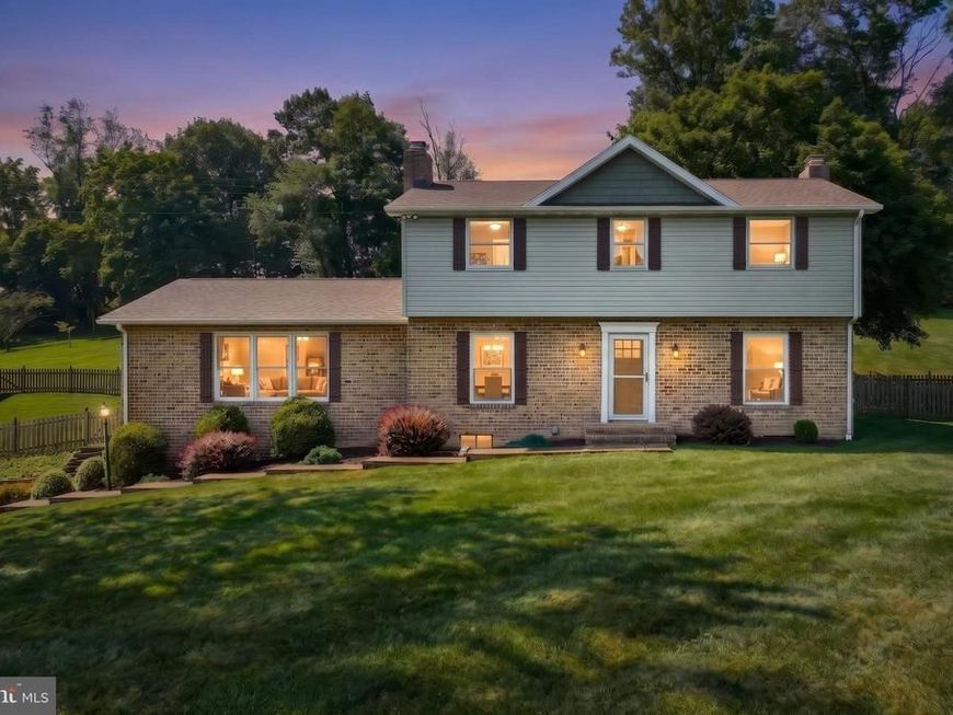 715 Meadowview Drive, Red Lion, PA 17356 Main Photo