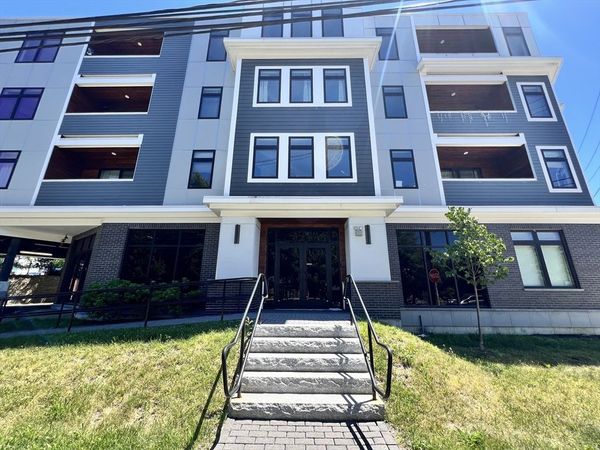 395 Alewife Brook Pkwy, Unit 2H, Somerville, MA 02144