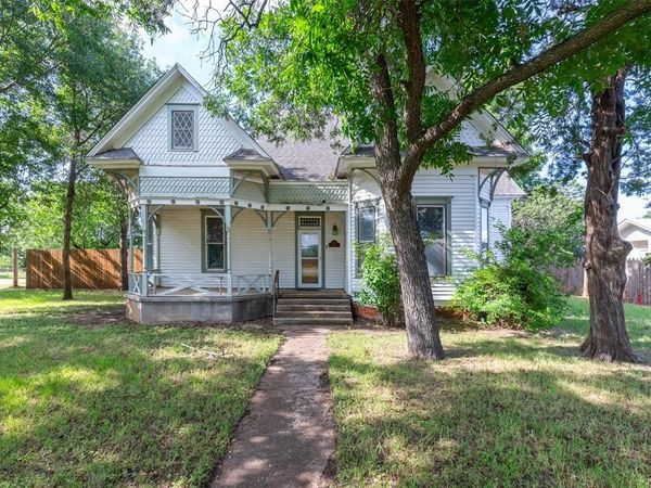 601 W 3rd Street , Baird, TX 79504
