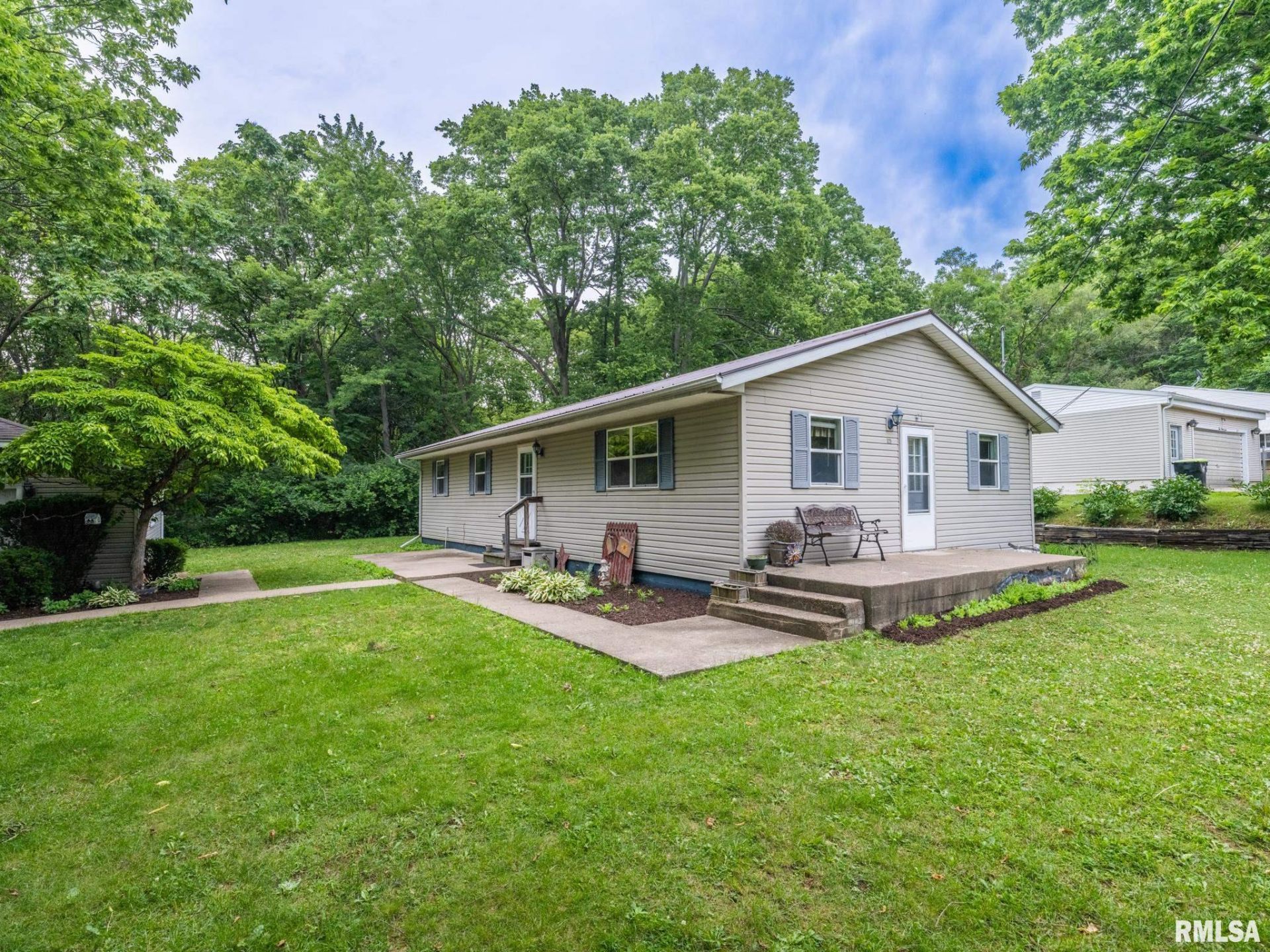 325 Lincoln Boulevard, North Pekin, IL 61554 Main Photo
