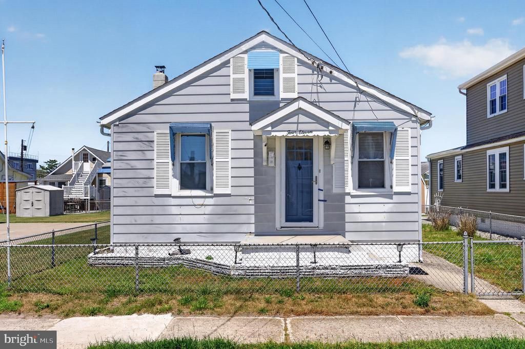 411 W Magnolia Avenue, Wildwood, NJ 08260 Main Photo