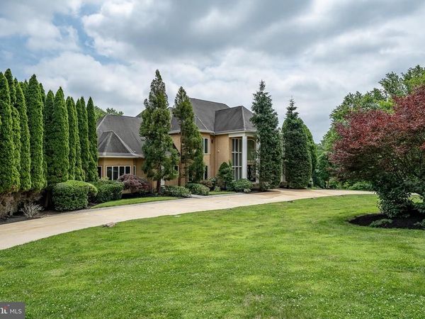 1041 HERKNESS DRIVE, MEADOWBROOK, PA 19046