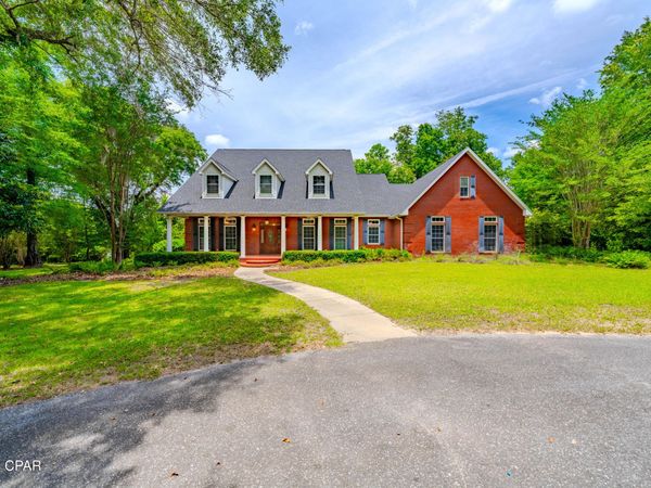 5130 Lake Bluff Circle, Marianna, FL 32446