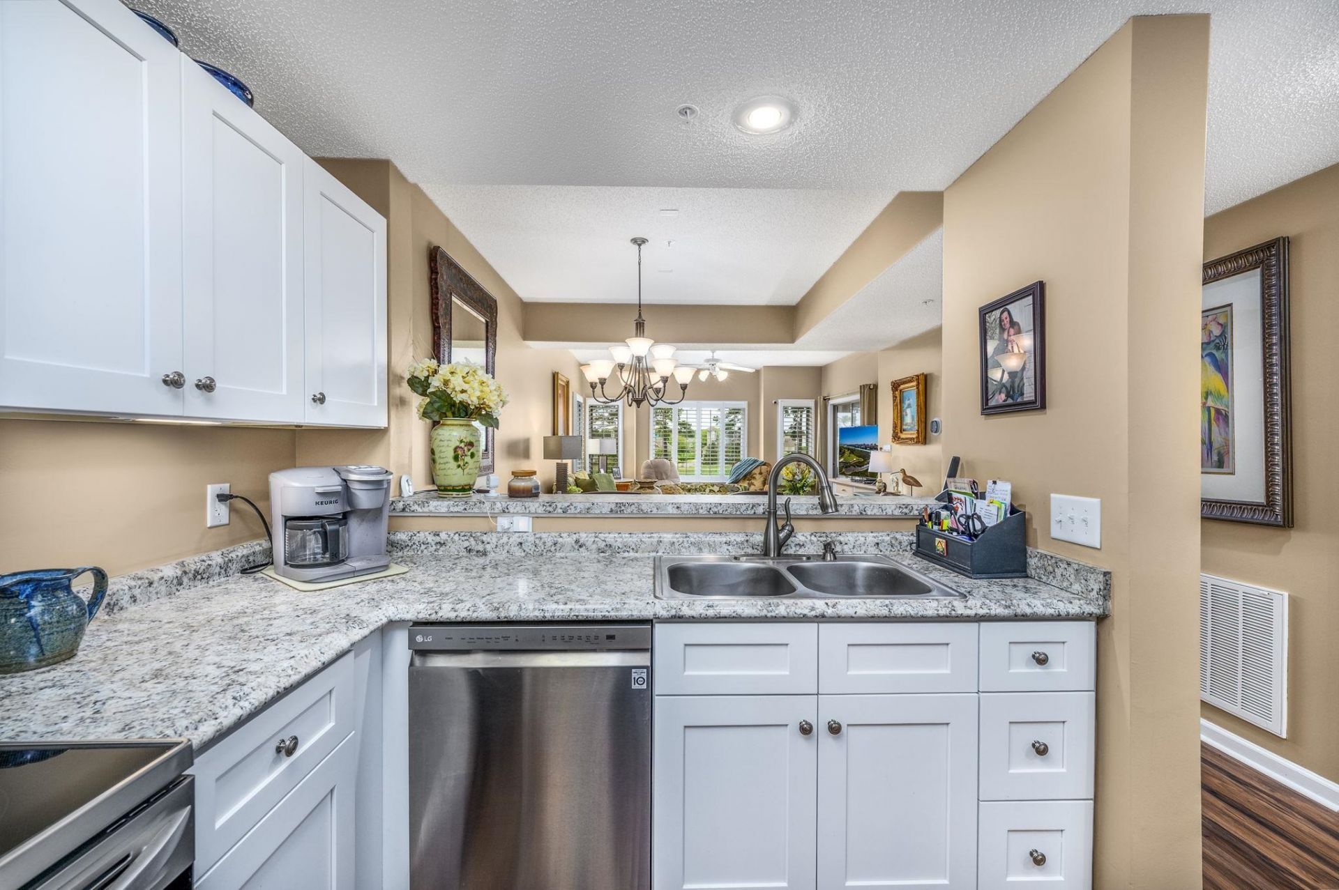 1551 Spinnaker Dr.  Photo 10