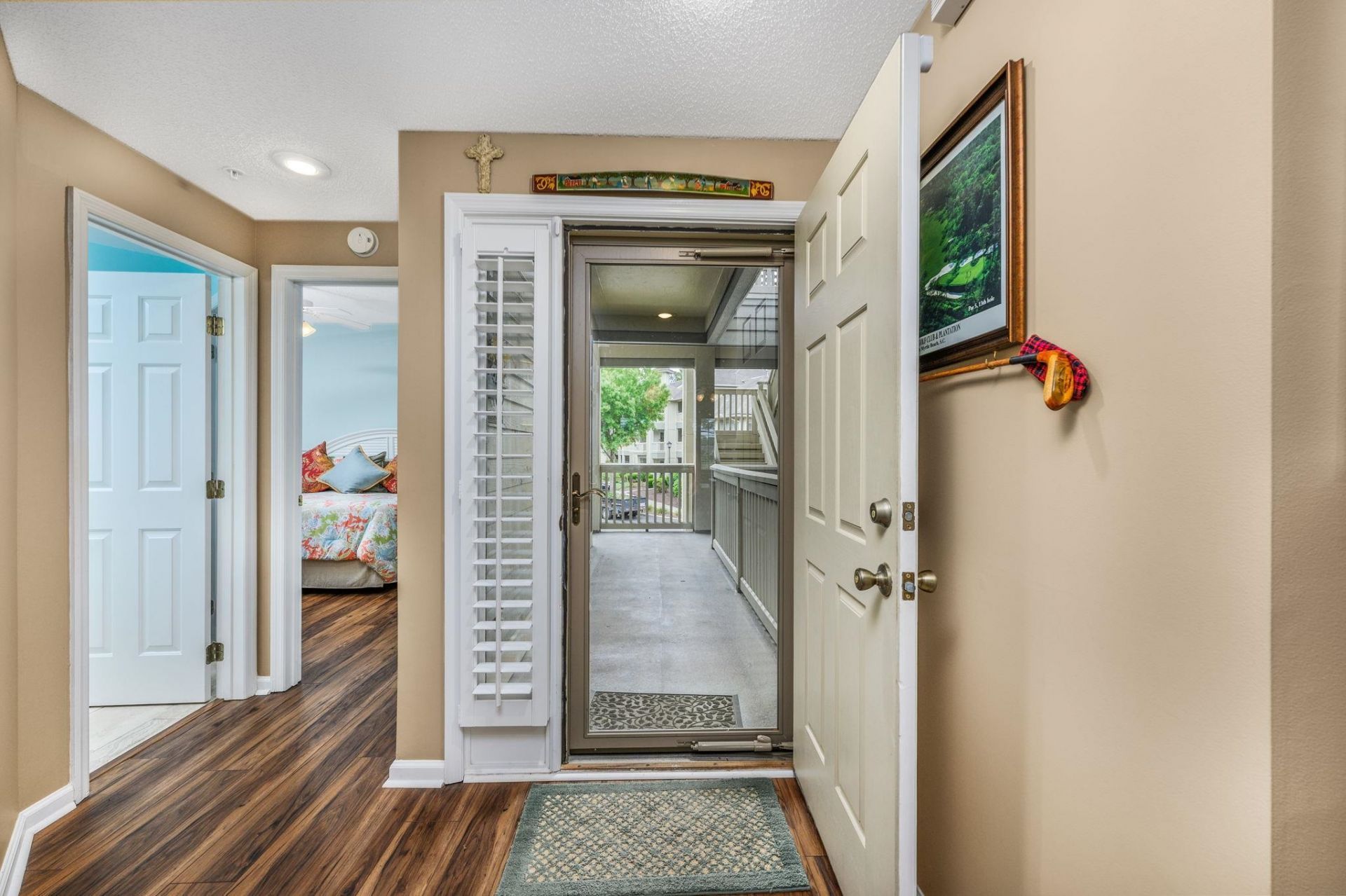 1551 Spinnaker Dr.  Photo 4