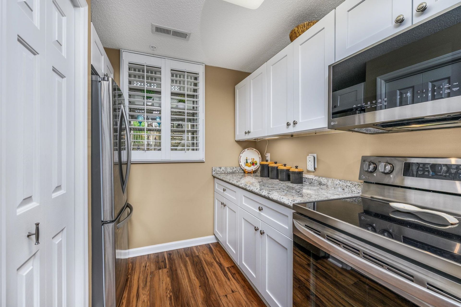 1551 Spinnaker Dr.  Photo 9