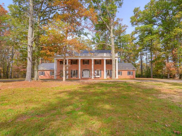 231 Floyd N, Floyd, VA 24091