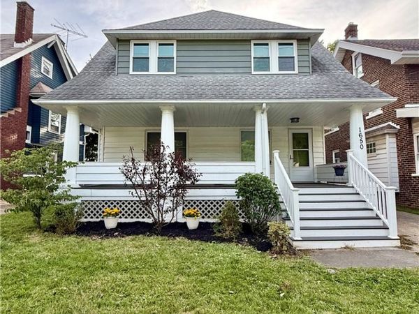 1650 Elbur Avenue , Lakewood, OH 44107
