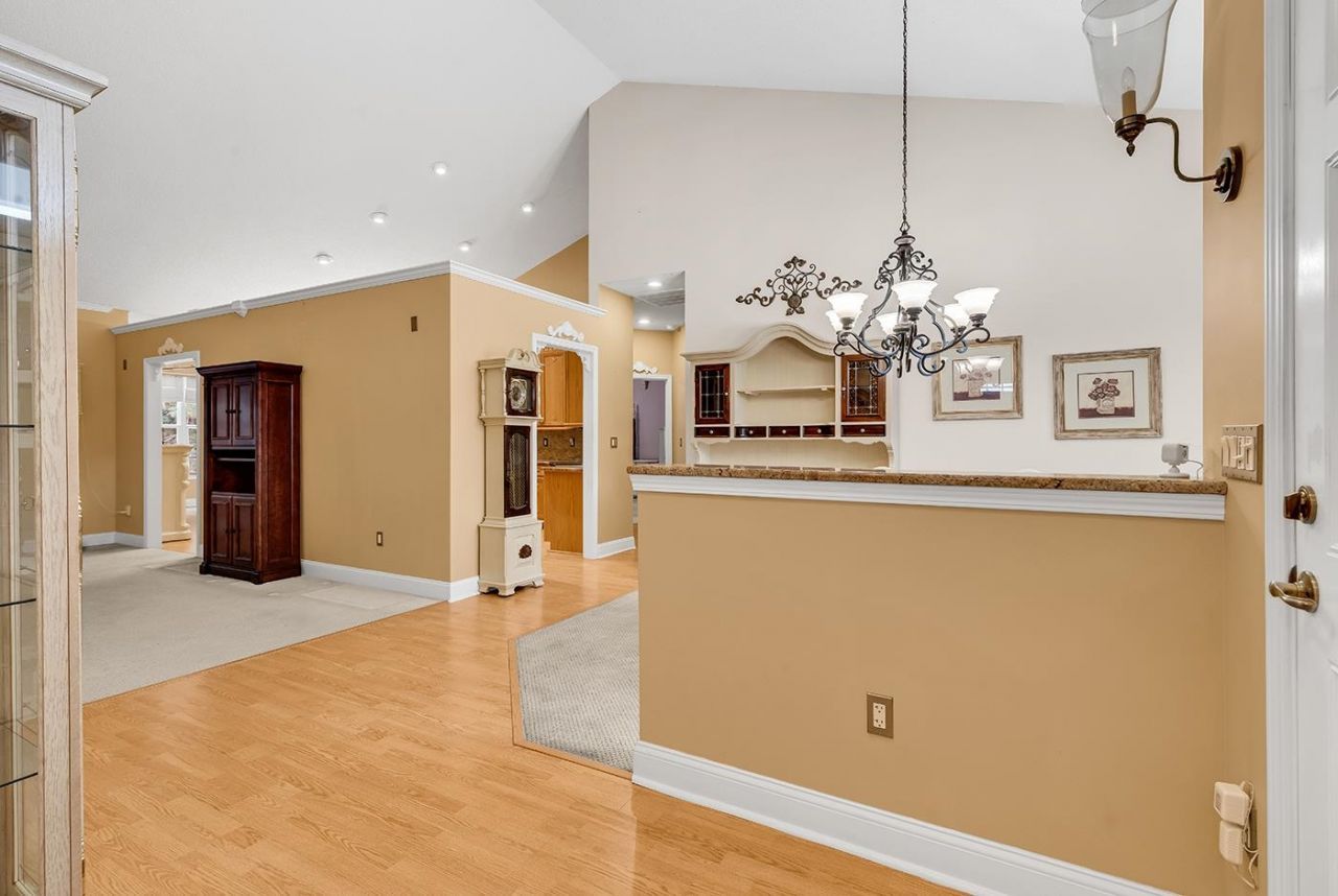209 Candlewood Dr. Photo 10