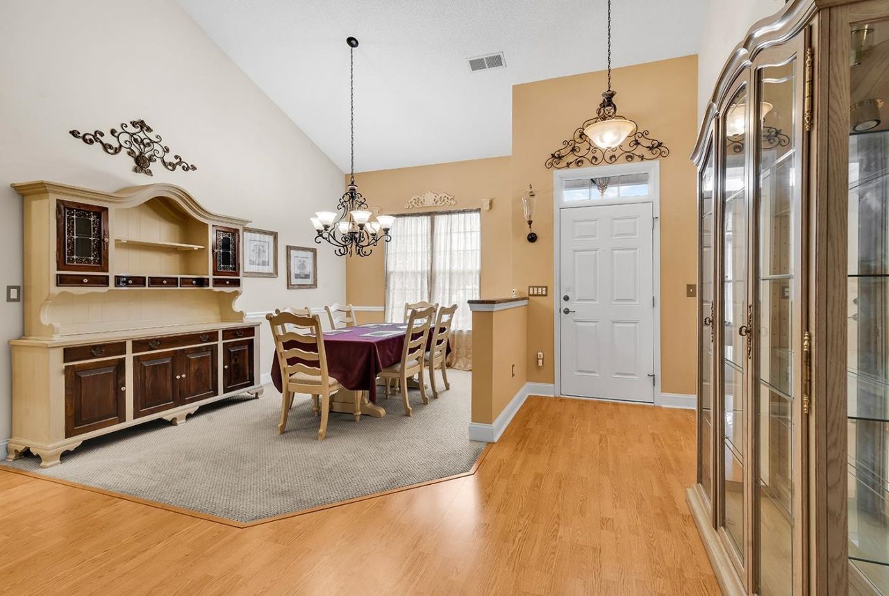 209 Candlewood Dr. Photo 11