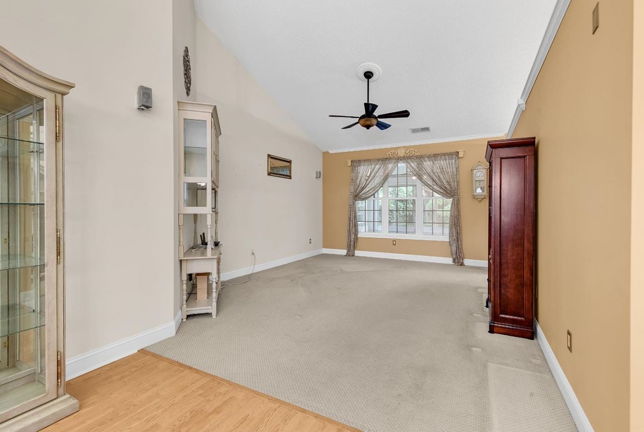 209 Candlewood Dr. Photo 16