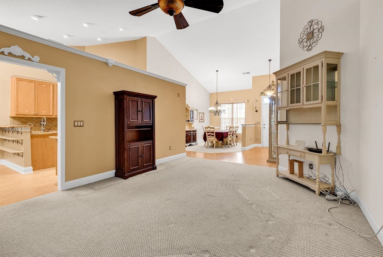 209 Candlewood Dr. Photo 18