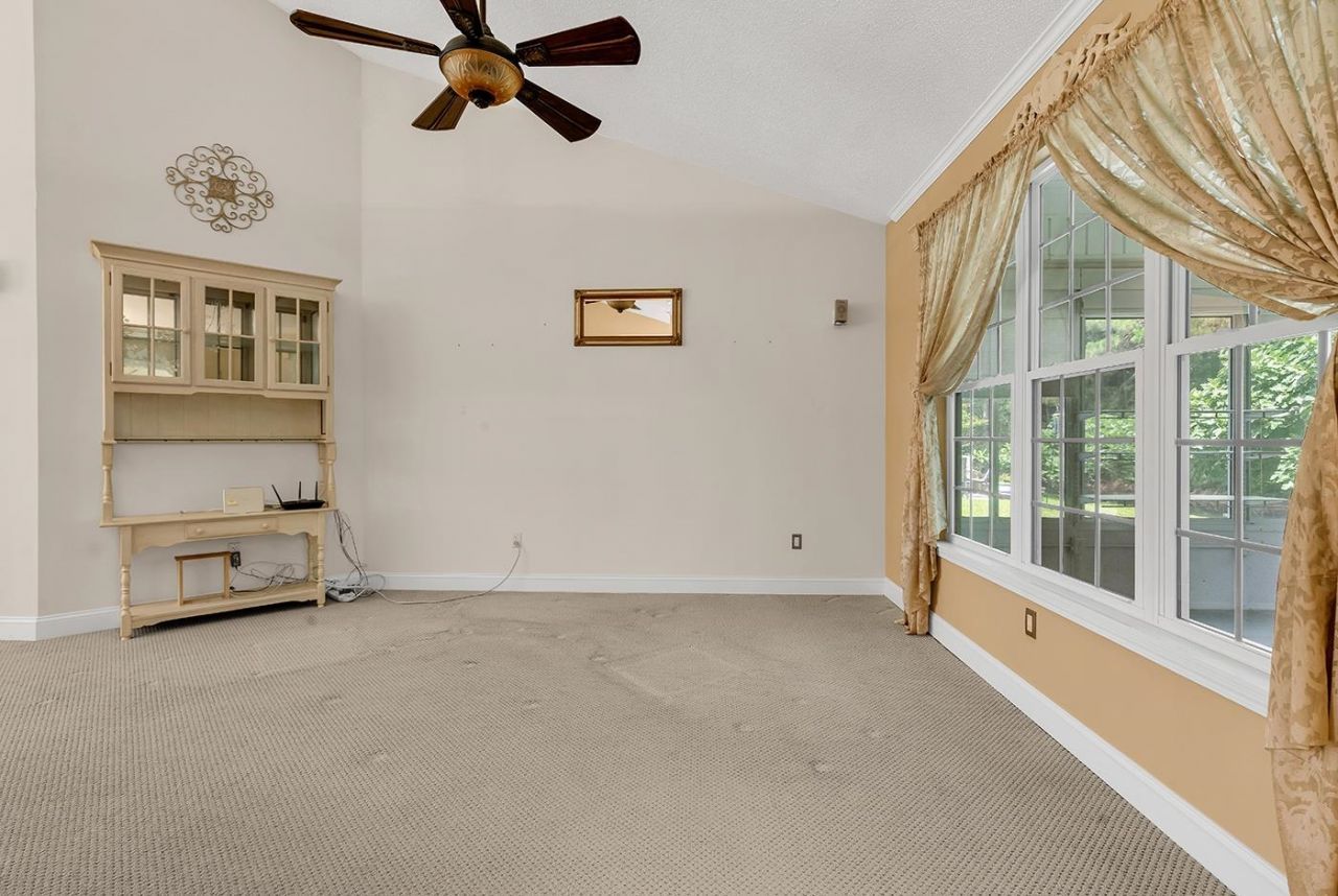 209 Candlewood Dr. Photo 23