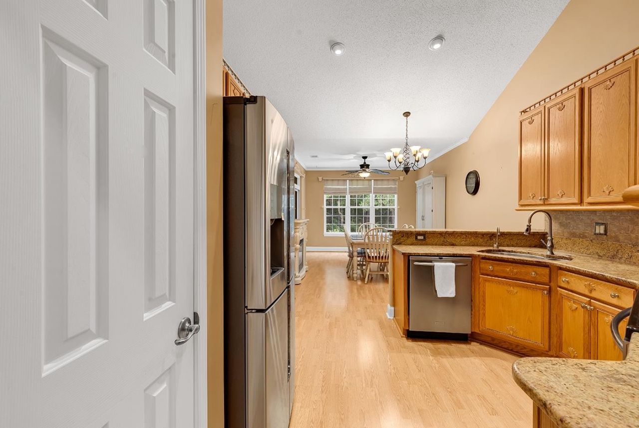 209 Candlewood Dr. Photo 25