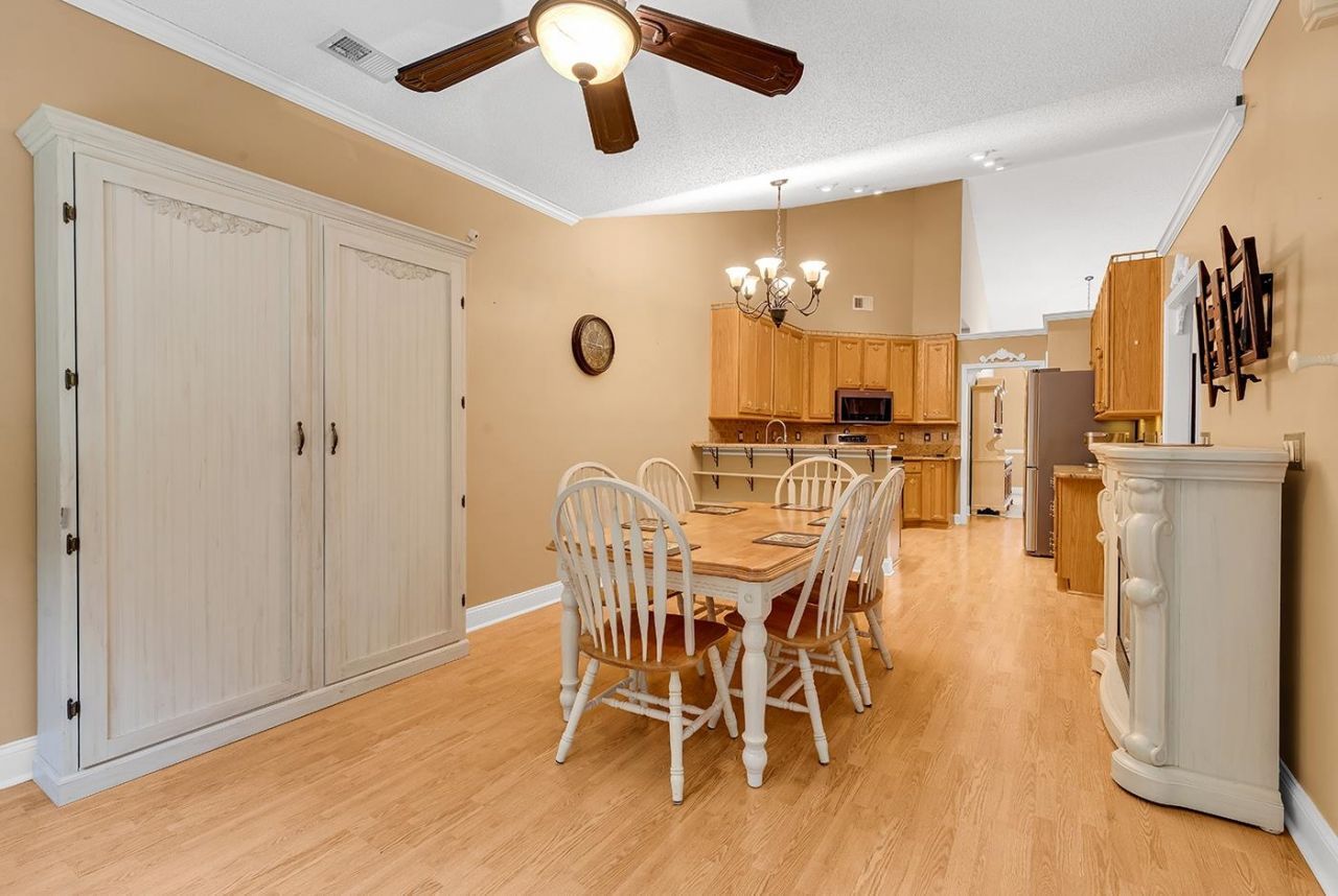 209 Candlewood Dr. Photo 32