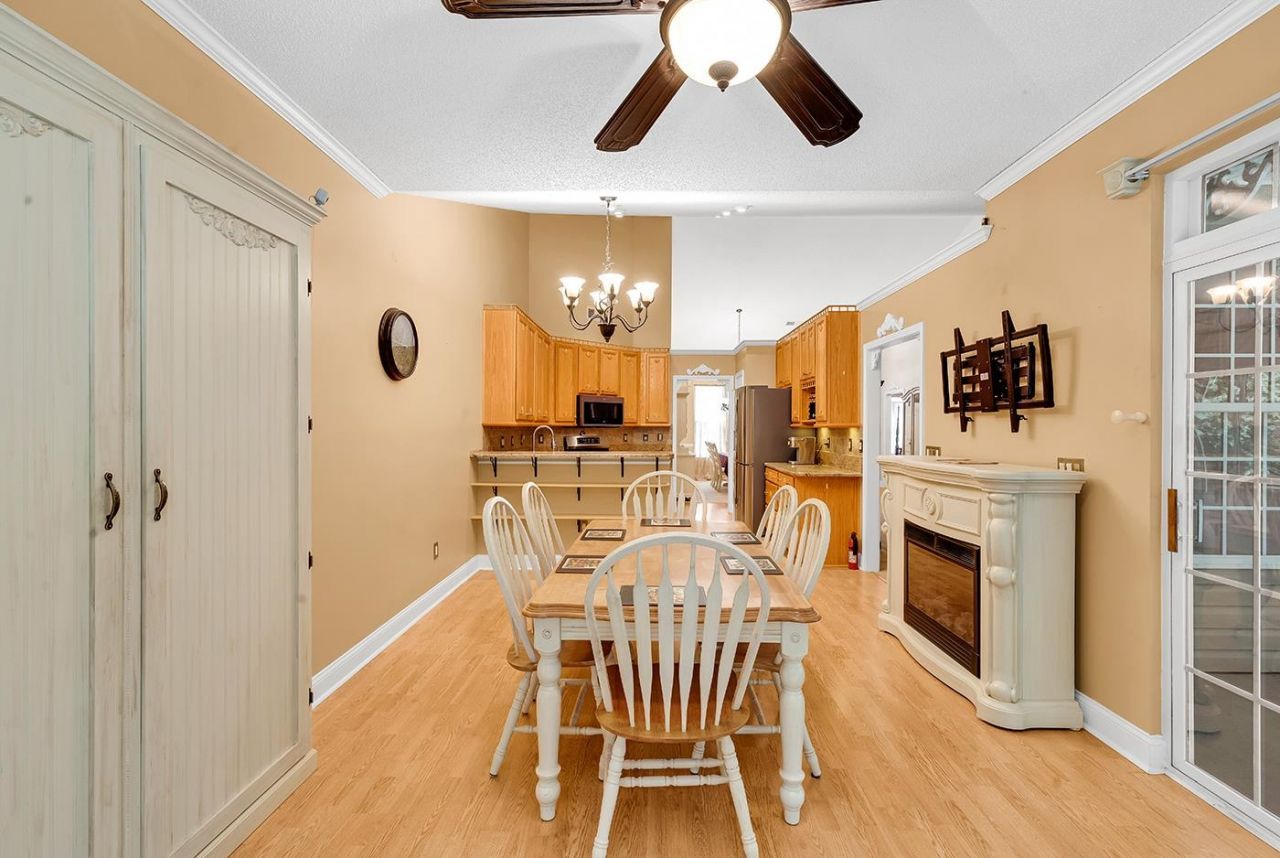 209 Candlewood Dr. Photo 34