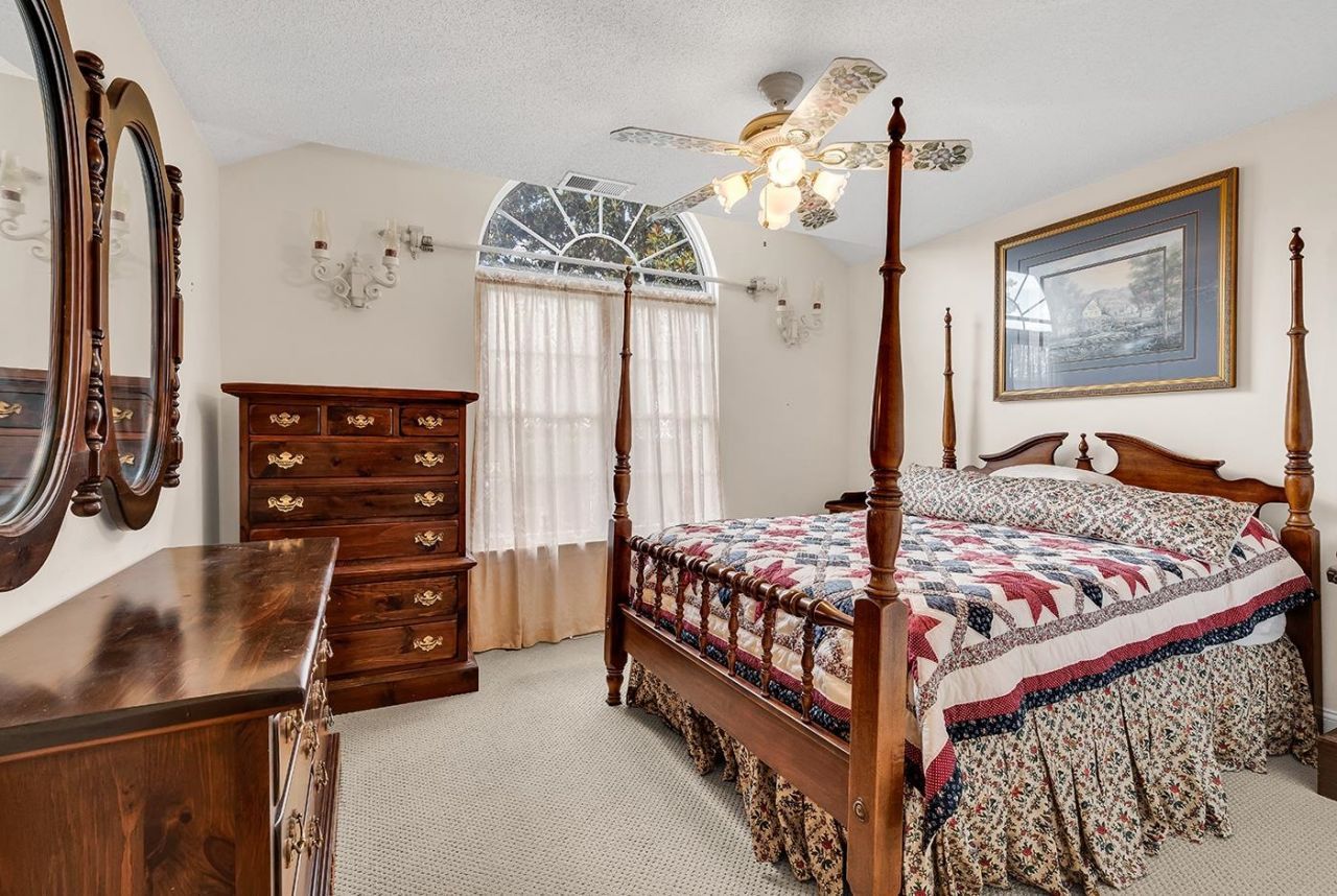 209 Candlewood Dr. Photo 8