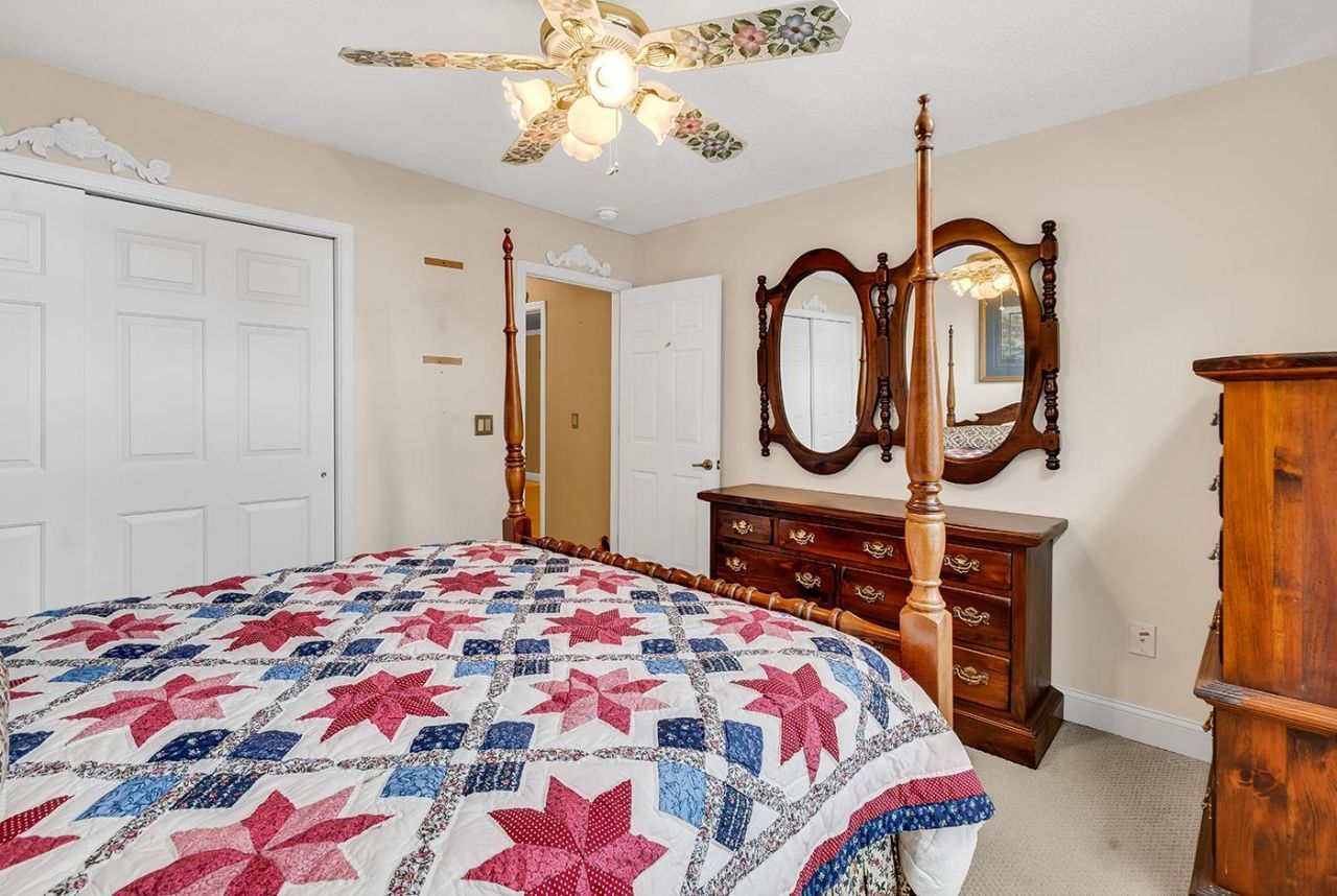 209 Candlewood Dr. Photo 9