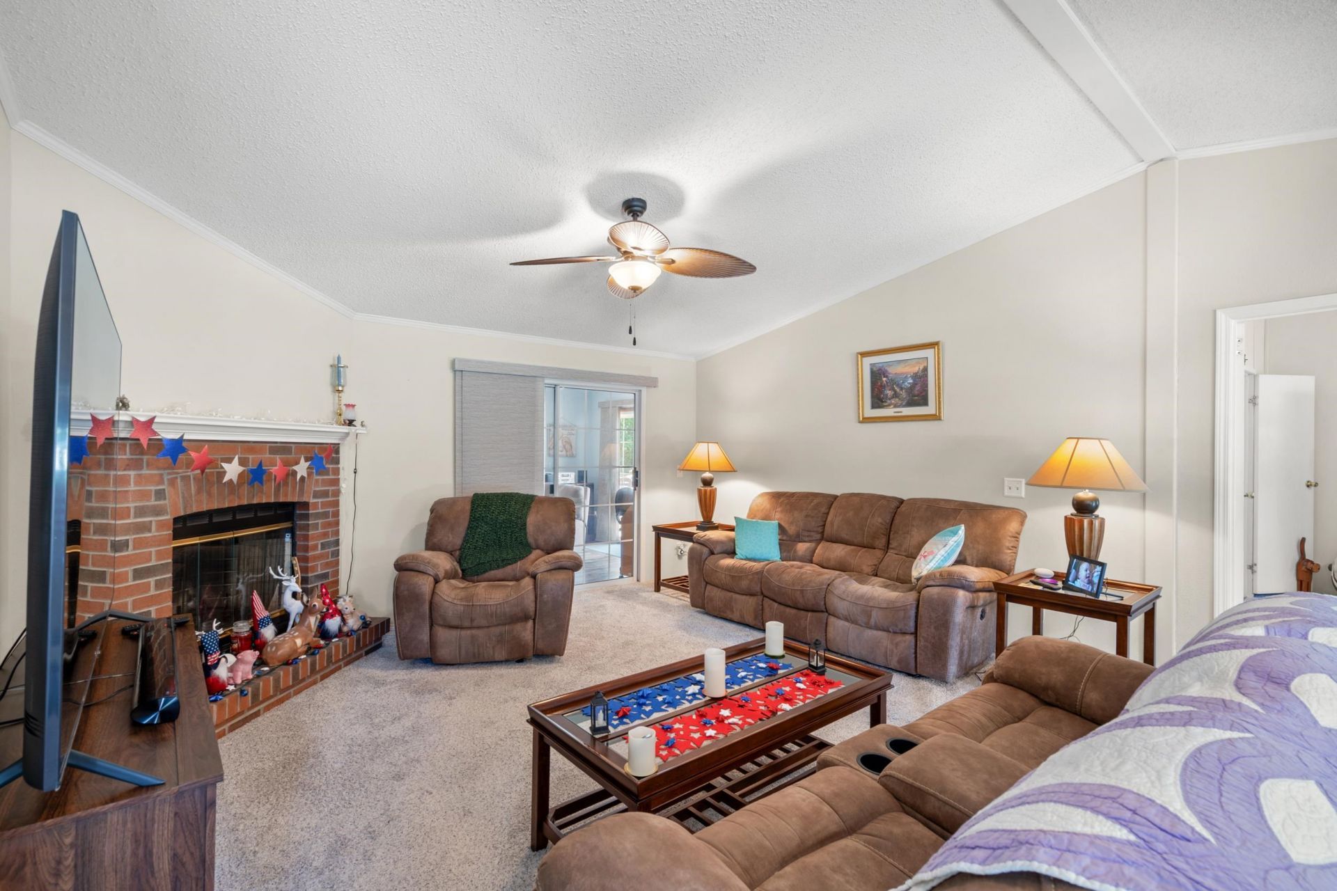 527 Grapevine St.  Photo 4