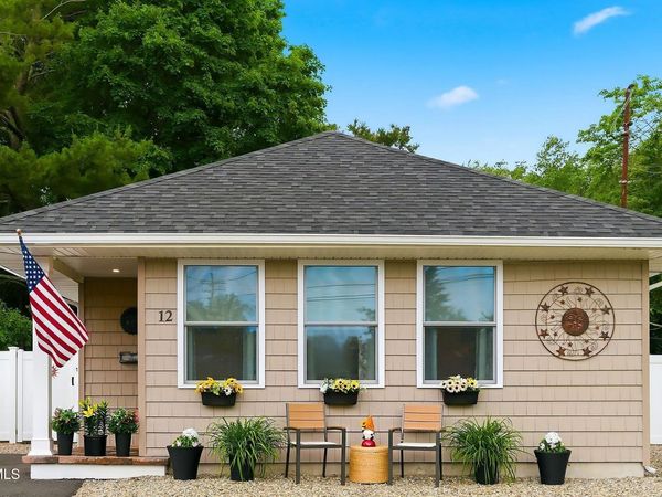 12 Pocono Place, Toms River, NJ 08753