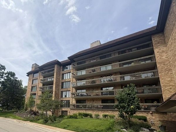 1621 Mission Hills Road , Unit N201, Northbrook, IL 60062
