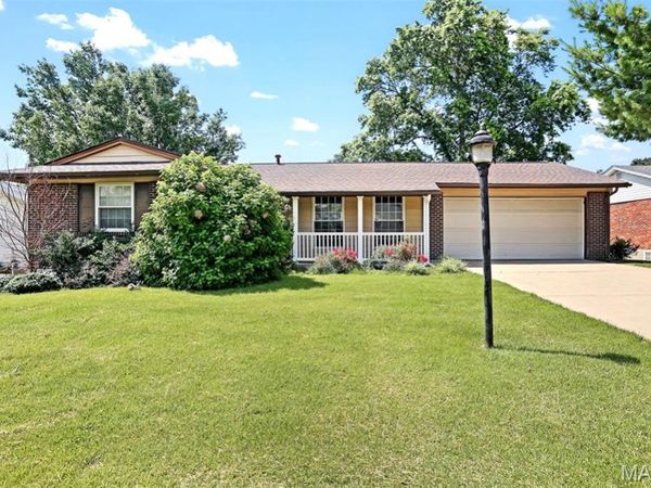 11826 Park Court, Maryland Heights, MO 63043