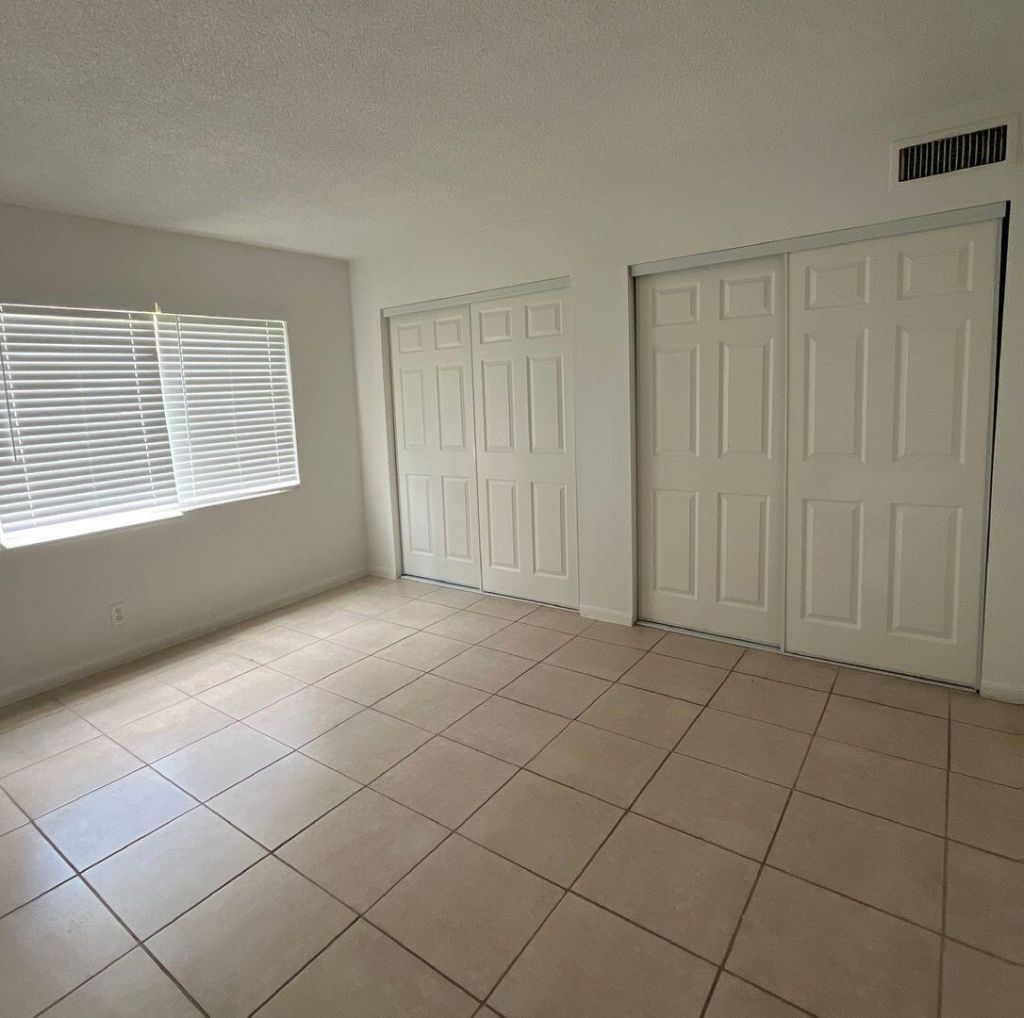 515 S Sequoia Drive, Unit 105, West Palm Beach, FL 33409 Photo