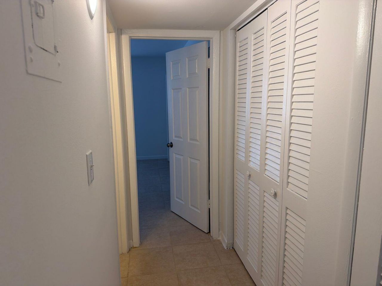 515 S Sequoia Drive, Unit 212, West Palm Beach, FL 33409 Photo
