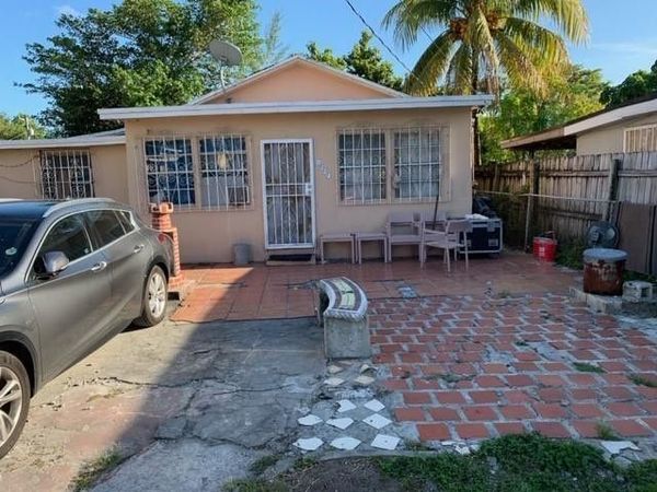 1850 NW 35th Street, Miami, FL 33142