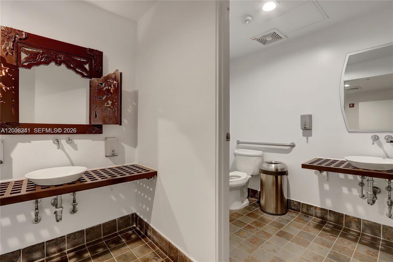 10 SW South River Dr , Unit 1010, Miami, FL 33130 Photo