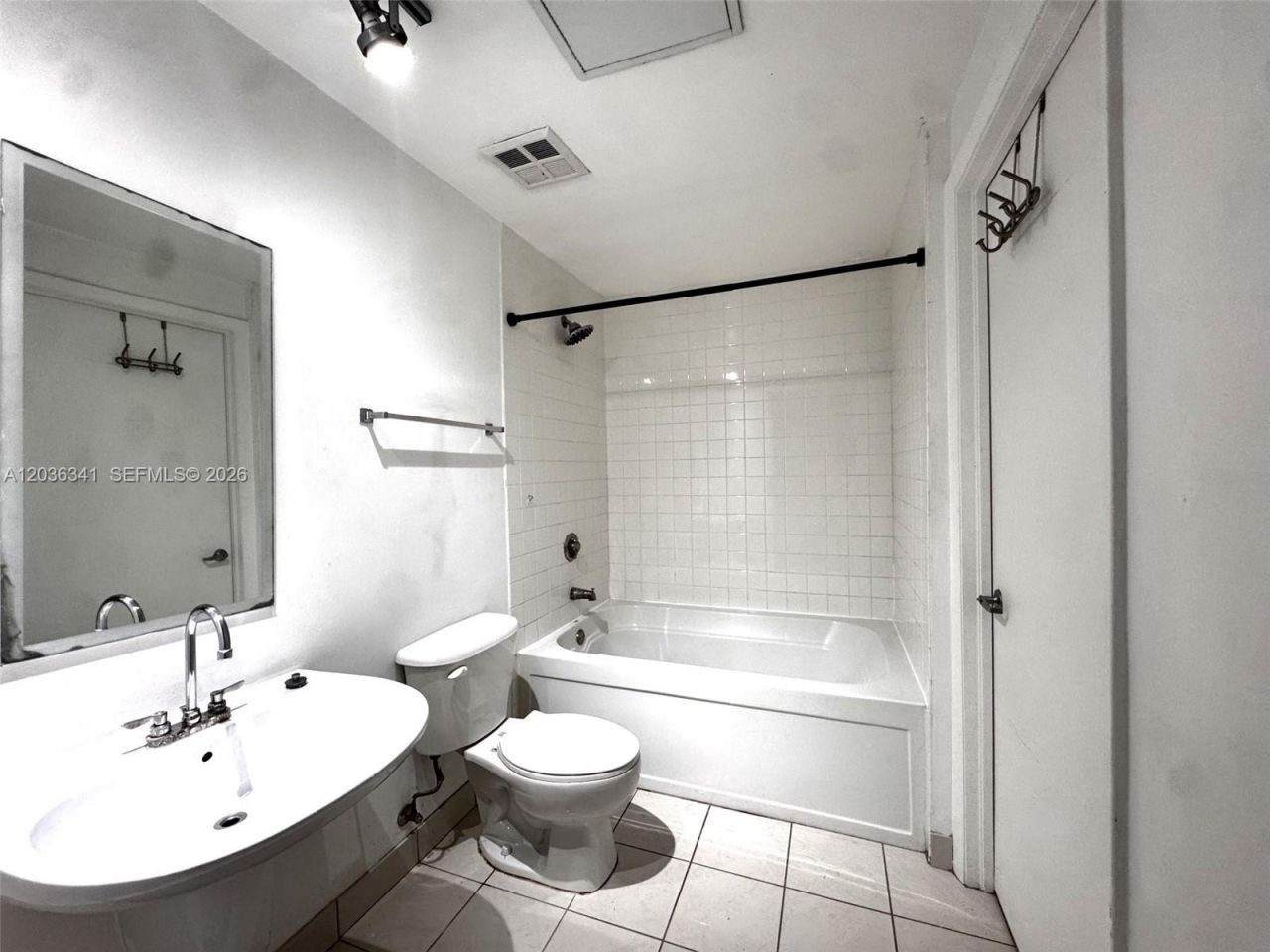 10 SW South River Dr , Unit 1010, Miami, FL 33130 Photo