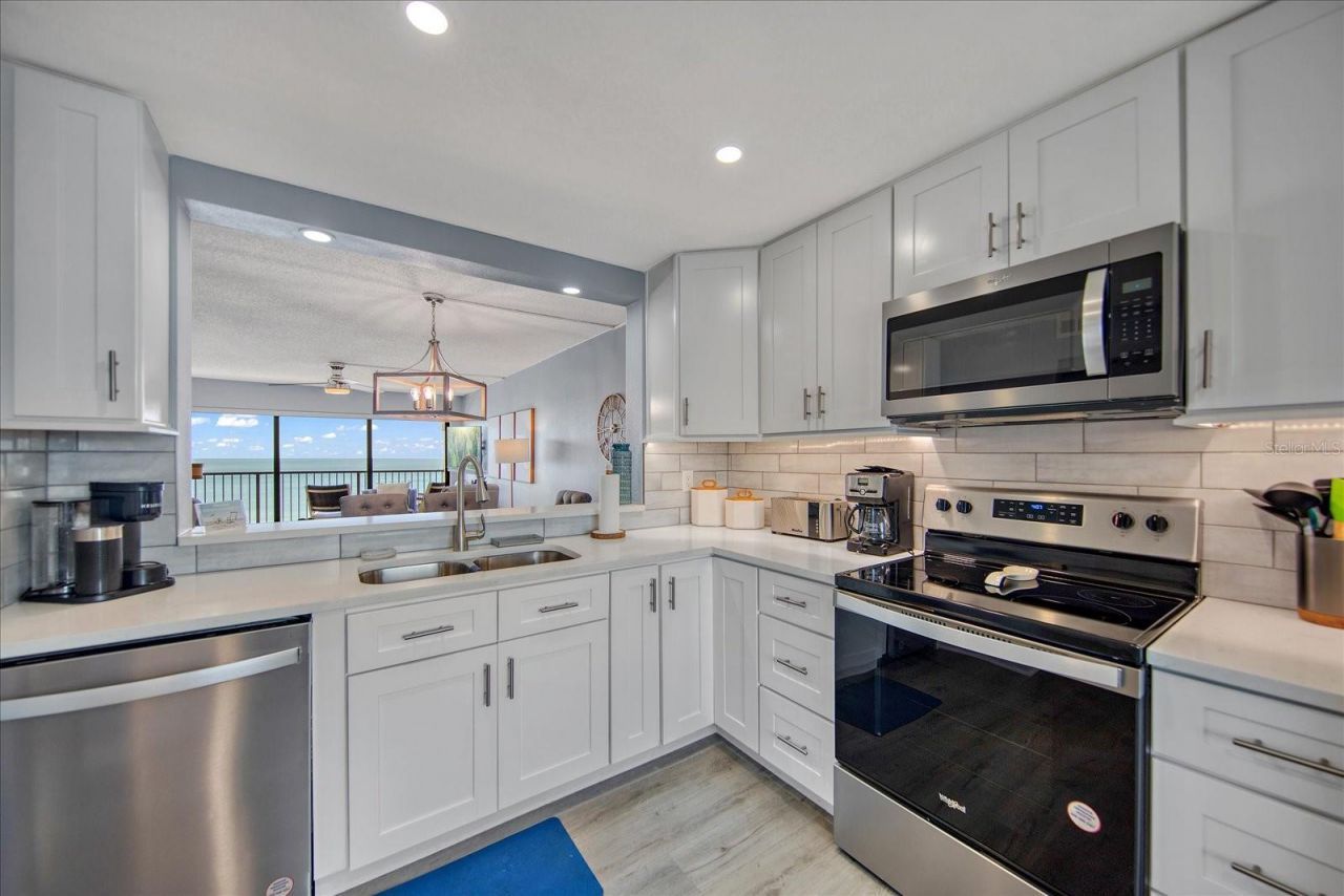 15000 Gulf Boulevard , Unit 602, Madeira Beach, FL 33708 Photo