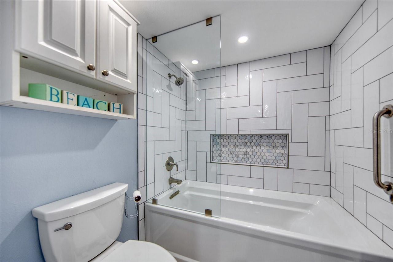 15000 Gulf Boulevard , Unit 602, Madeira Beach, FL 33708 Photo