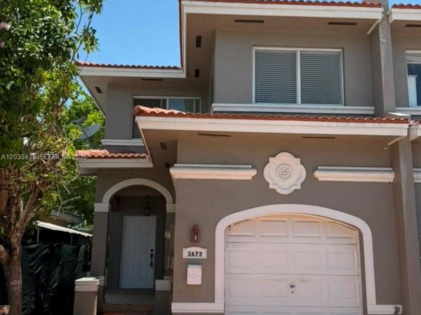 3673 SW 5th St , Miami, FL 33135