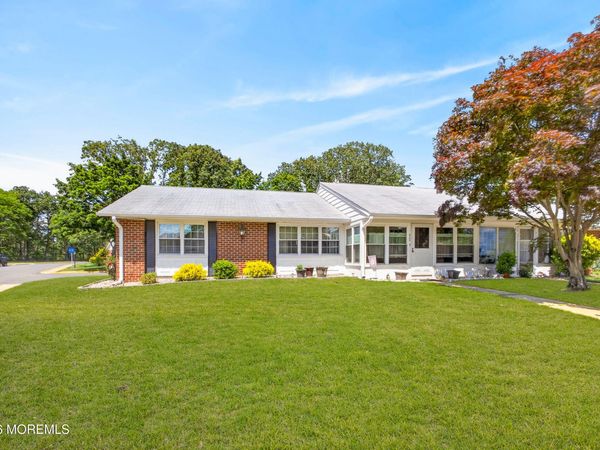 976A Aberdeen Drive, Lakewood, NJ 08701
