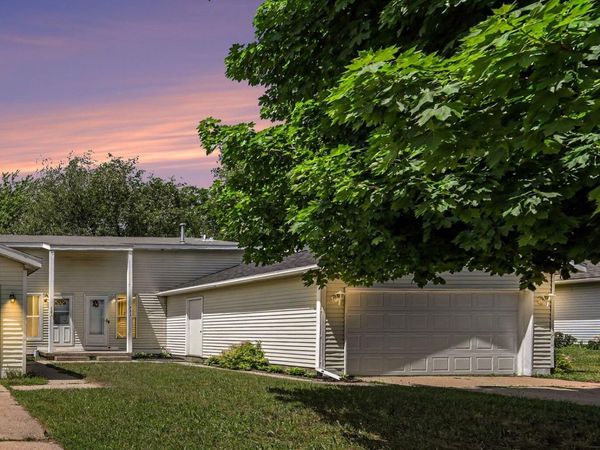 423 Pine Place Street SE, Grand Rapids, MI 49548