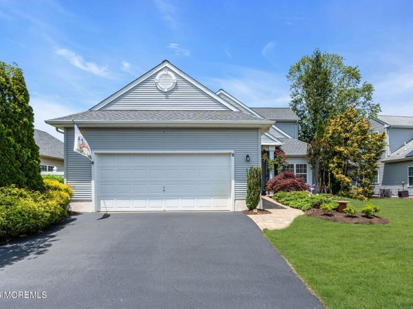 8 Byron Drive, Manchester, NJ 08759