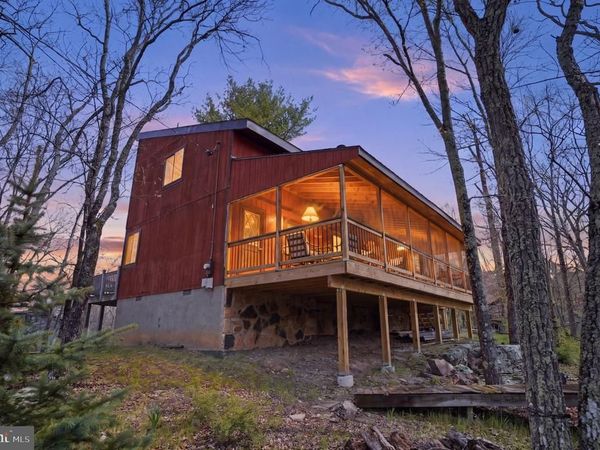 138 DOVER DRIVE , BUSHKILL, PA 18324