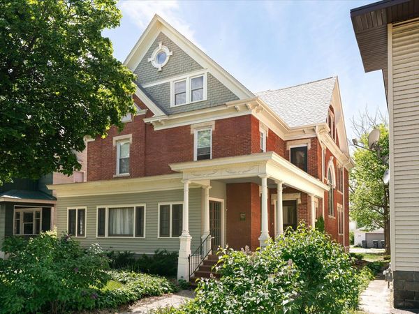 122 10th St S, La Crosse, WI 54601