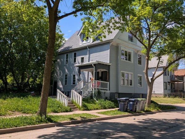 2411 N 16th St, Unit 2413, Milwaukee, WI 53206